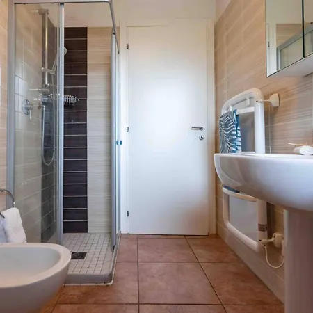 Apartmán Homely With Swimming Pool In A Village