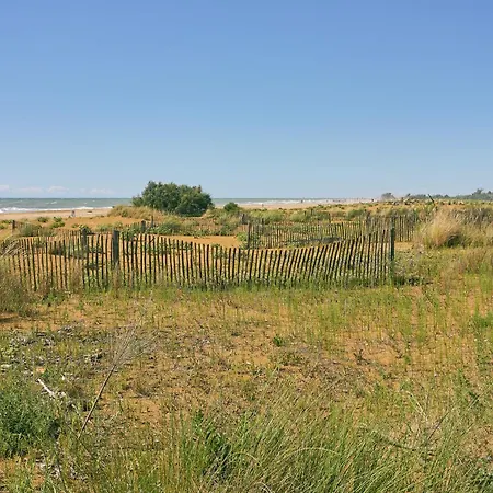 아파트 Homely With Swimming Pool In A Village